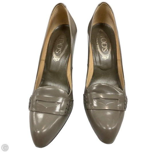 Shoes Luxury Designer By Tods In Taupe, Size: 6