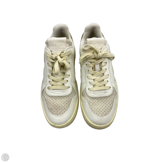 Shoes Sneakers By Veja In White, Size: 7