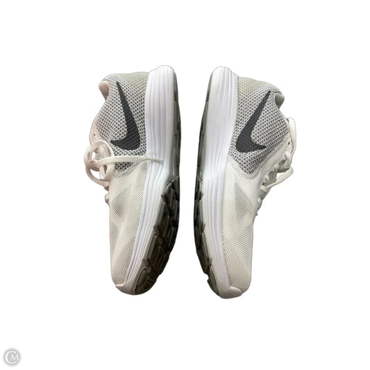 Shoes Athletic By Nike In Grey & White, Size: 10