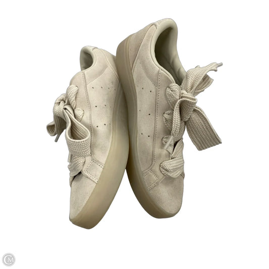 Shoes Sneakers By Adidas In Beige, Size: 8