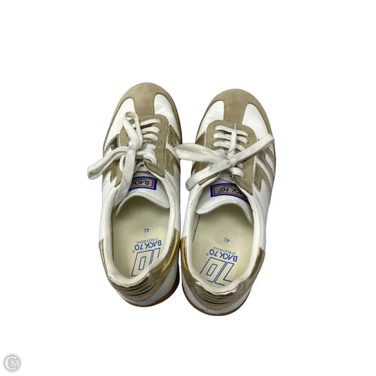 Shoes Sneakers By Cma In Gold & White, Size: 9.5