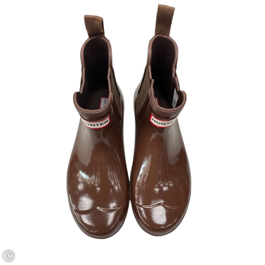 Boots Designer By Hunter In Brown, Size: 8