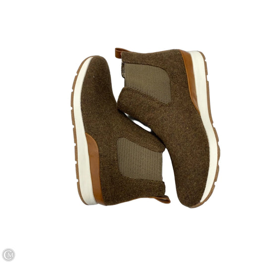 Boots Ankle Flats By Boc In Brown, Size: 8.5