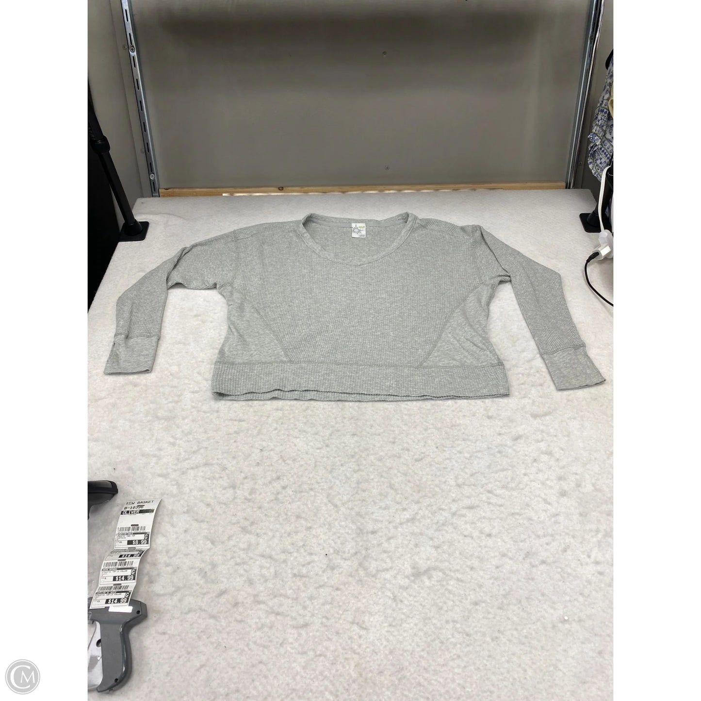 Athletic Top Long Sleeve Collar By Offline In Grey, Size: Xs