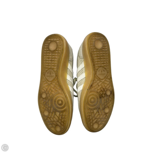 Shoes Sneakers By Adidas In Beige, Size: 9.5