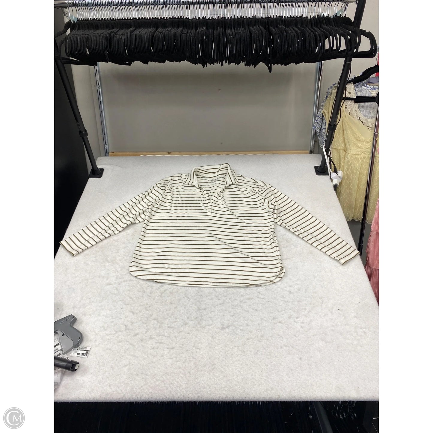 Top Long Sleeve Basic By Natural Reflections In Green & White, Size: Xl