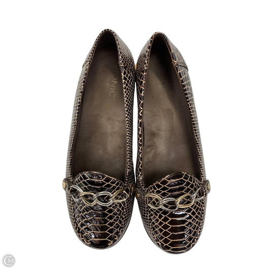 Shoes Flats By Vionic In Brown, Size: 9.5