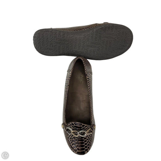 Shoes Flats By Vionic In Brown, Size: 9.5