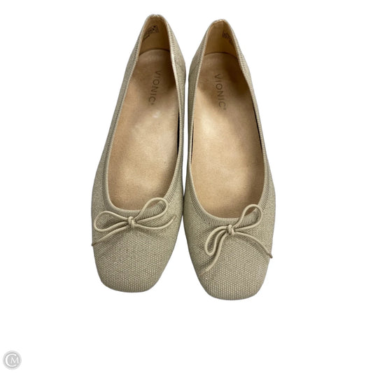Shoes Flats By Vionic In Beige, Size: 9.5