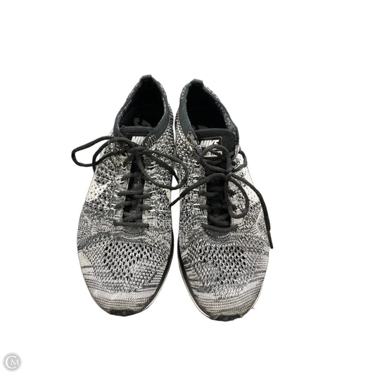 Shoes Athletic By Nike In Grey & White, Size: 6.5