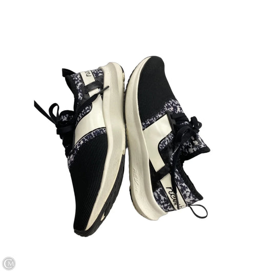Shoes Sneakers By New Balance In Black & White, Size: 6