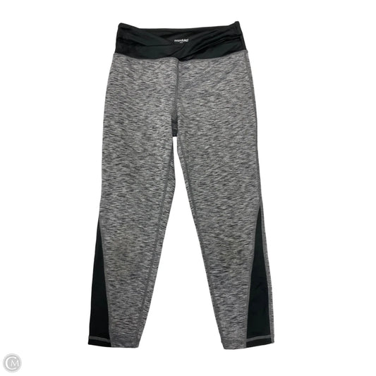 Athletic Capris By Clothes Mentor In Black & Grey, Size: M